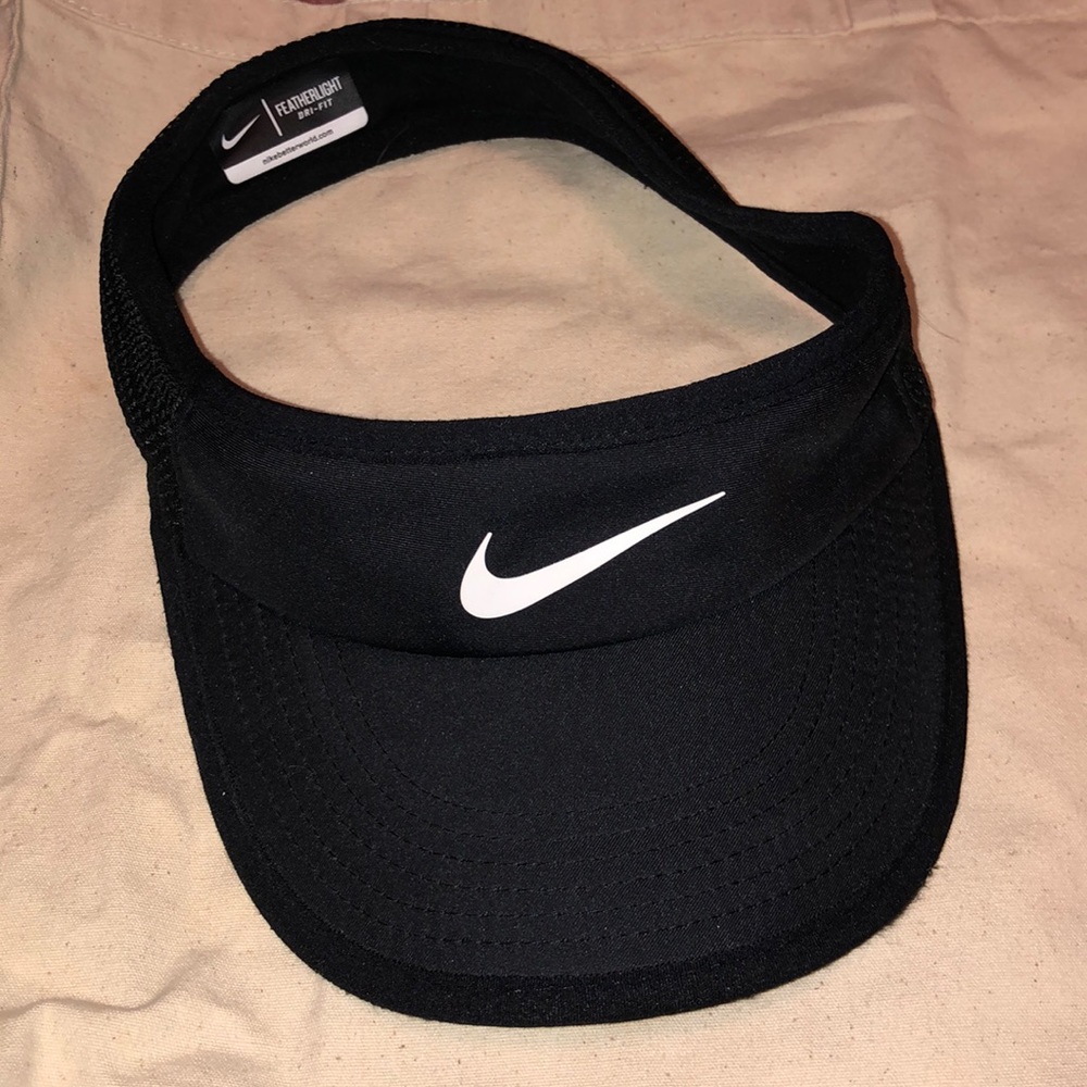 Black nike visor